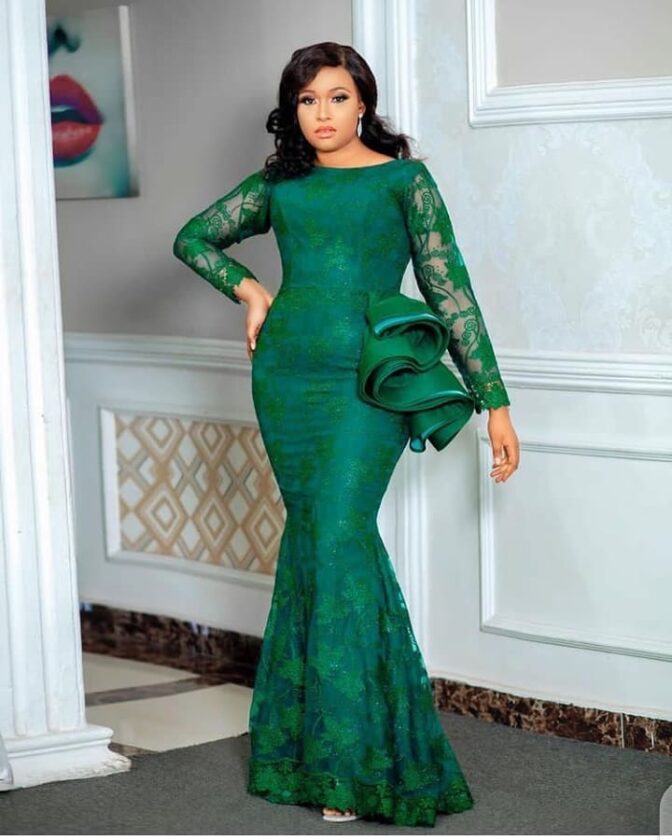 Latest Aso Ebi Outfit 2021: Stunning Dresses. - Ladeey
