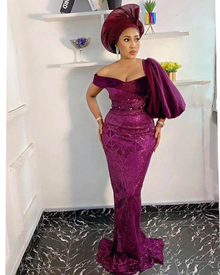 Latest Asoebi Styles: Exclusive and Amazing. - Ladeey