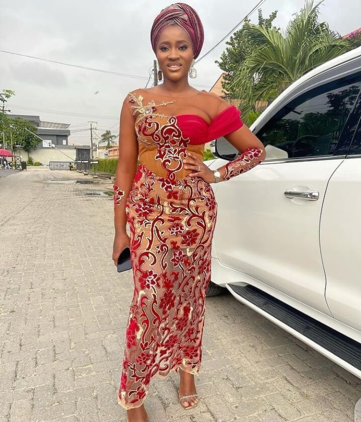 Exclusive Aso Ebi Lace Style for Ladies 2021. - Ladeey
