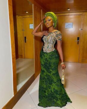 Latest and Best Aso Ebi Style 2021. - Ladeey