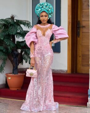 2022 Latest Styles: Best Asoebi Styles for Owambe. - Ladeey