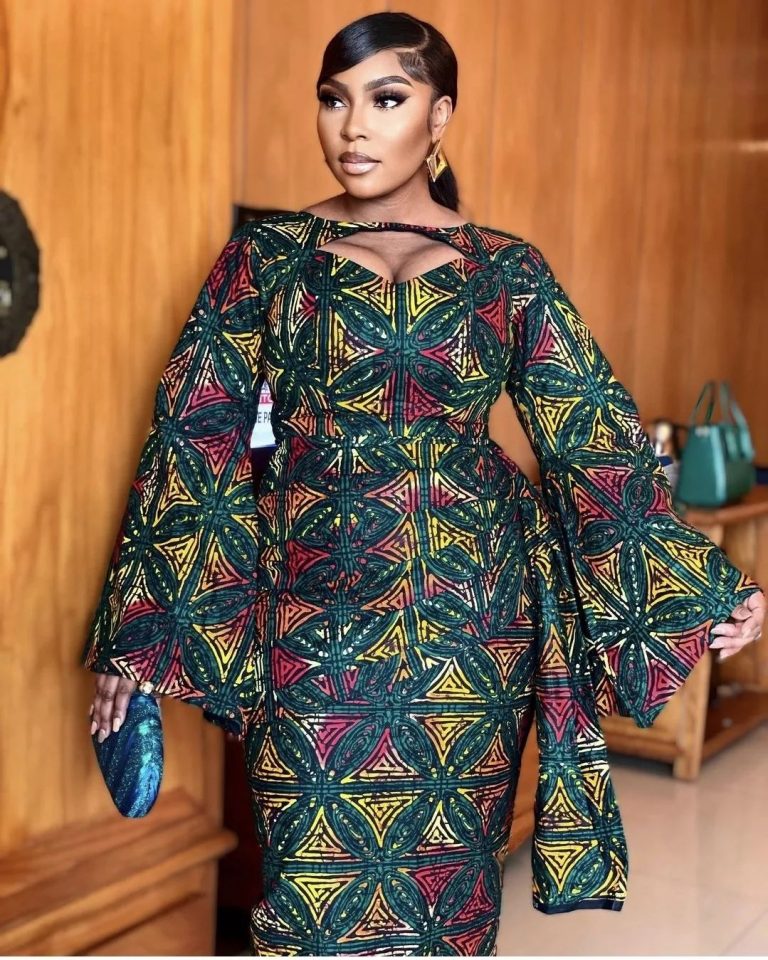 Ankara Styles 2022: Exclusive Gown Styles for Ladies. - Ladeey