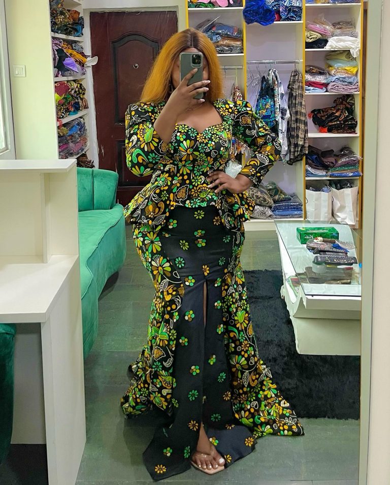 2022/2023 Latest Skirt and Blouse Styles for Ankara Print. - Ladeey