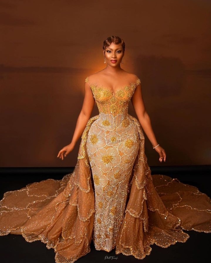 Latest Owambe Outfits for Wedding Guests. - Ladeey