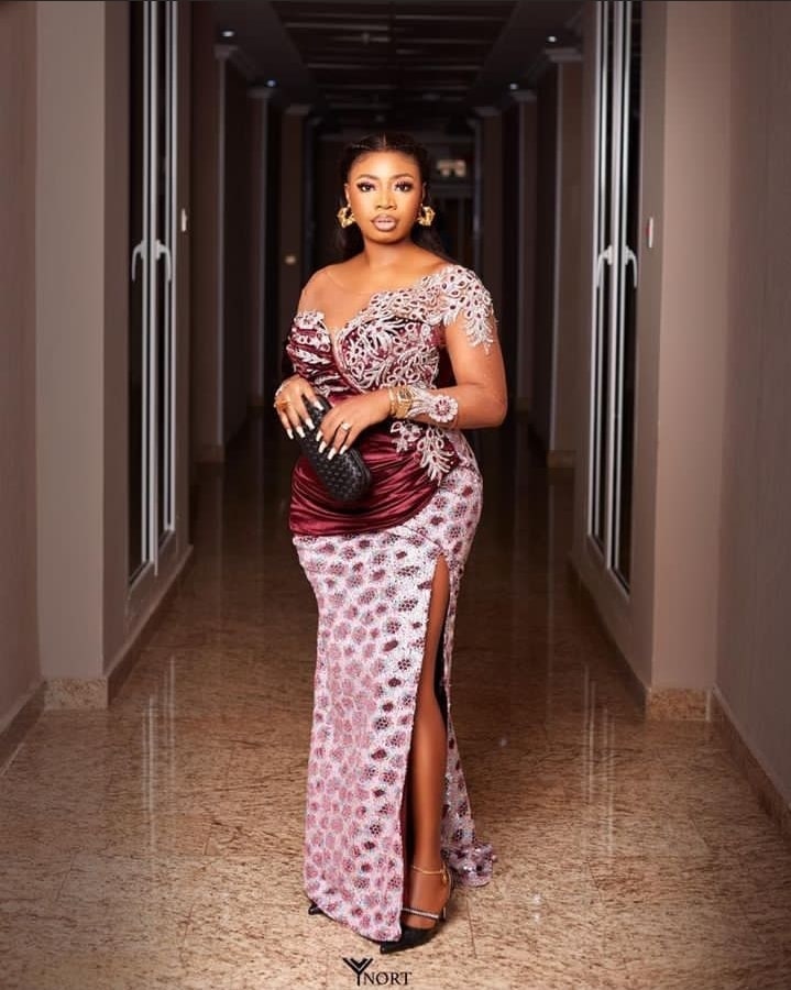 Latest and Best Asoebi Outfits for Women 2023. - Ladeey