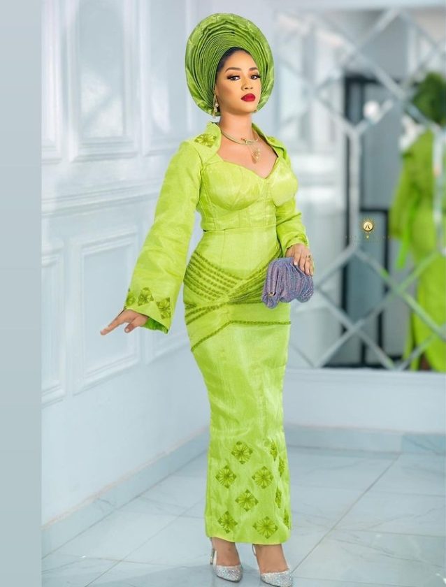 Stunning Aso-Oke Styles For Brides.