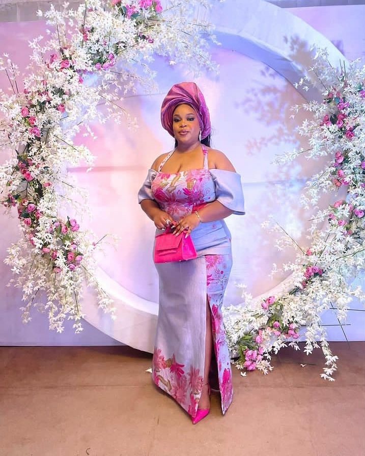 Stunning And Best Asoebi Styles For Brocade Fabrics - Ladeey